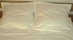 Dobbelt damask Micro check sengesæt str.200x200/2x60x63cm.